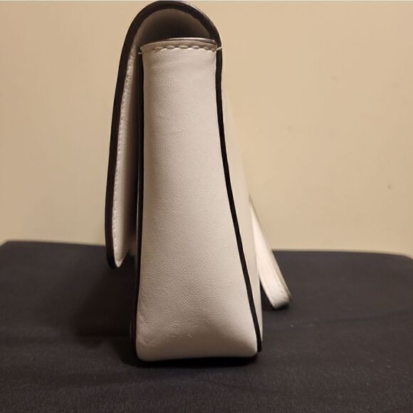 Auth.Michael Kors "Madelyn" White Leather Wristlet Clutch Gold Hardware Ret.$189 - Picture 6 of 11